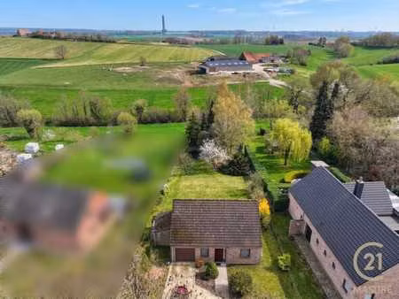 sous offre!!!! villa sur +/-15 ares de terrain à la campagne