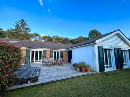 maison 5 pièces de 143 m2 avec extérieur