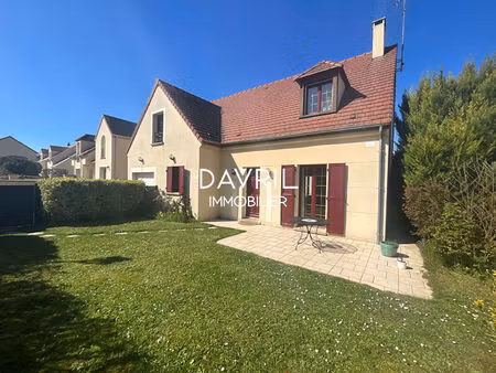 nouveauté ***maurecourt ***proche des écoles  et à 10minutes à pied du centre ville.