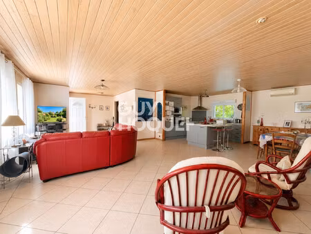 belle maison de 220 m² sur grand terrain de 4800 m²