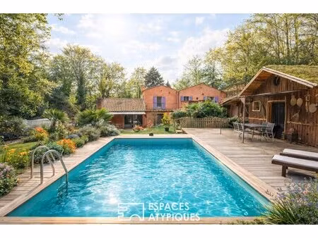 maison de campagne dans un refuge naturel