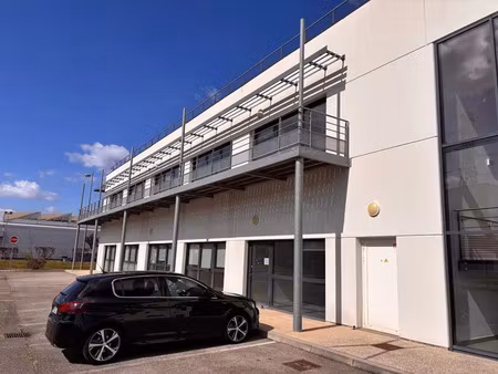 location bureau 1 pièce 1229 m² à saint-priest (69800)