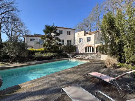 vente maison piscine à cugand (85610) : à vendre piscine / 345m² cugand