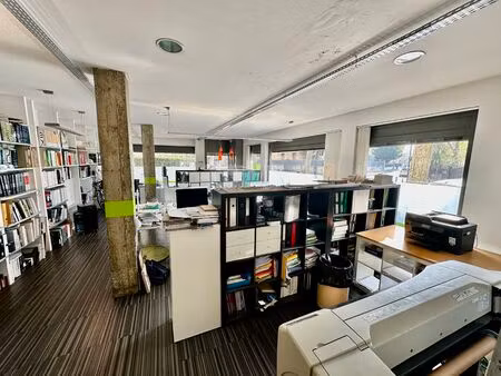 local commercial-bureau