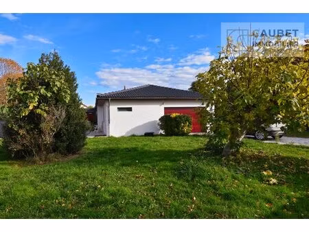 maison de plain-pied avec jardin arboré