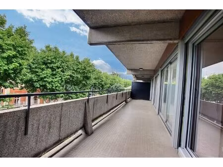 avenue de royat -limite clermont t3 avec terrasse garage et cave