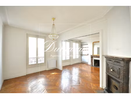 75004 paris - charmant 3 pieces