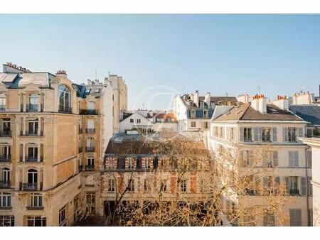 paris 6e - place de furstemberg - duplex à vendre - 5 pièces - 140 14m² carrez - 156 29m² 