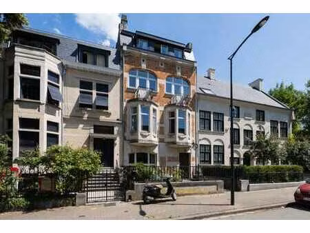 maison (6ch/3sdb) de ± 511m² avec jardin