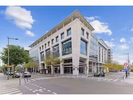 location bureaux 522m² à 2685m²