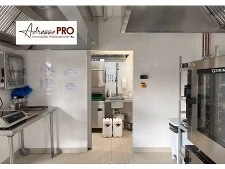 location commerce 180 m²