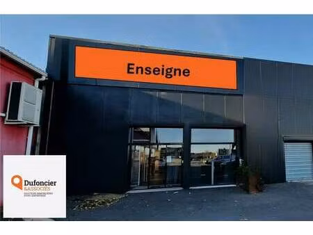 location commerce poitiers 86000 245m²