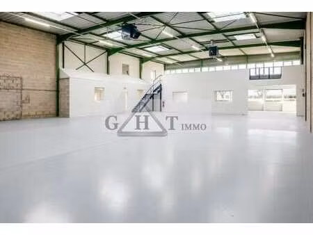 location entrepôt saint-thibault-des-vignes 77400 980m²