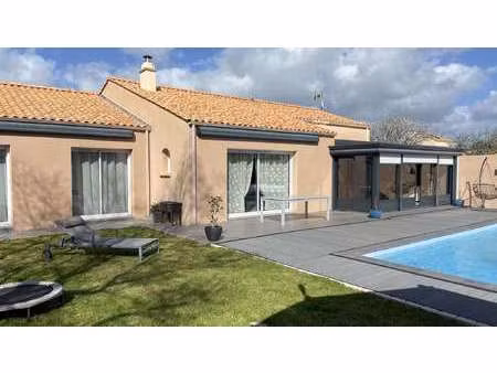 vente maison piscine aux sables-d'olonne (85100) : à vendre piscine / 153m² les sables-d'o