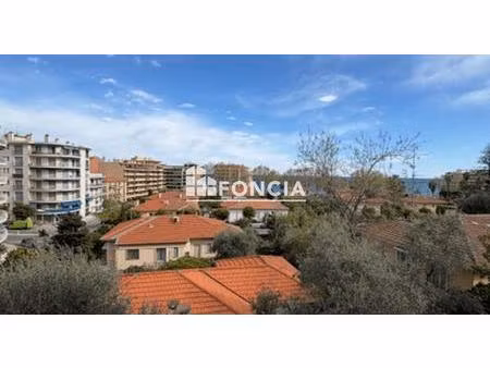 menton centenaire proche ville et plage spacieux deux pieces de 60m2 vendu avec cave et po