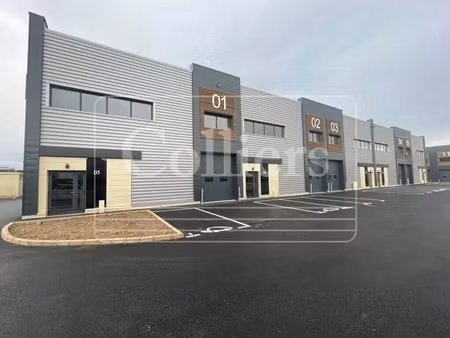 location entrepôt 302 m²