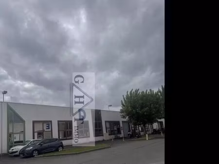 location entrepôt 892 m²