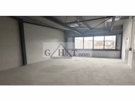 location entrepôt 160 m²