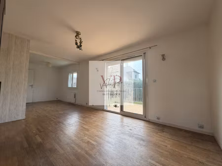 maison 39 m2 - terrain 749 m2 - dépendance - garage - travau