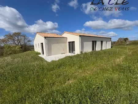 vente maison à mervent (85200) : à vendre / 97m² mervent