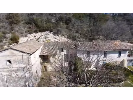 vente maison 17 pièces 530 m² entrechaux (84340)