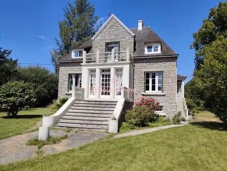 au bourg de roudouallec  maison manoir