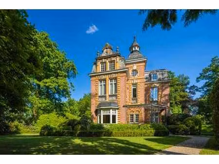 magnifique villa de château avec parc et remise