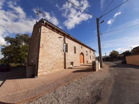 location appartement 1 pièce 37 m² à vinzelles (71680)