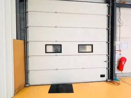 location local d’activités villepreux 78450 196m²