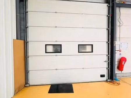 location local d’activités villepreux 78450 196m²