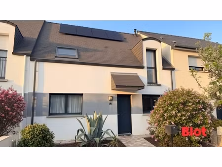 maison contemporaine – 98 m² – chavagne centre bourg