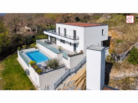 villa récente 144m2