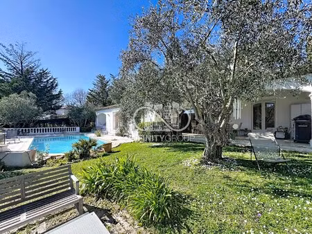 villa individuelle plain pied 145m2 et 2 studios