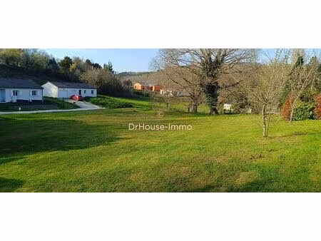 terrian à sanilhac de 1255 m2