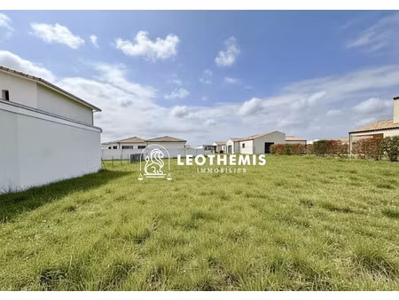vente terrain à batir 678 m² à médis (17600)  138 000 €