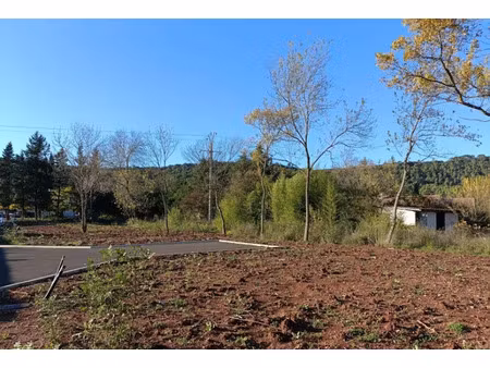 vente terrain 393 m² à le luc (83340)  149 000 €