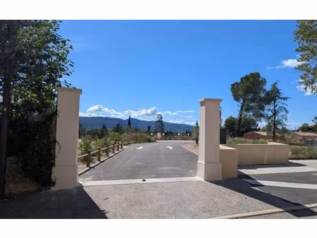 vente terrain 410 m² à cadenet (84160)  169 900 €