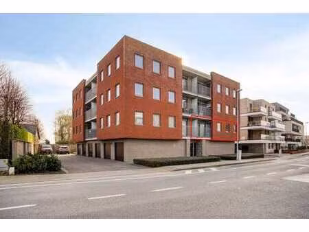 appartement op 1ste verdieping  in centrum diksmuide met ...