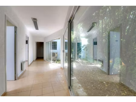 vente locaux professionnels à saint-jean-de-luz (64500)  267 704 €