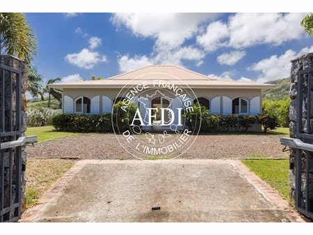 villa f4 de 140m² avec piscine  terrain 1200 m²  bel air  vauc