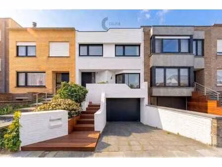 charmante maison bel-étage située à proximité de la plage...