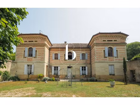 vente château 15 pièces 480 m² à uzès (30700)  1 190 000 €