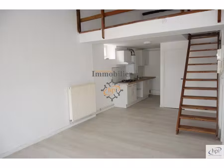 location appartement 2 pièces 32 m² à saint-affrique (12400)  370 €