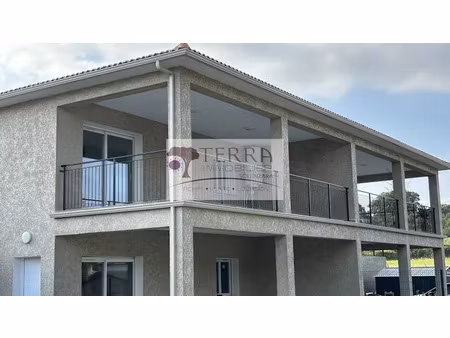 location meublée appartement 2 pièces 54 m² à aleria (20270)  650 €