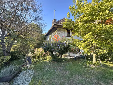maison en pierre – charme de l'ancien sur les balcons de bel