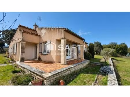 maison environ 100m² sur 6000 m² à roussillon (luberon)