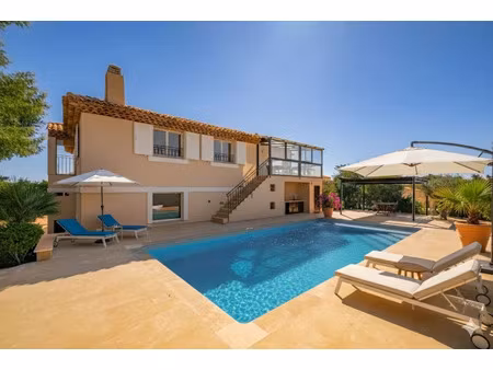 location meublée appartement 5 pièces 120 m² à sainte-maxime (83120)  2 200 €