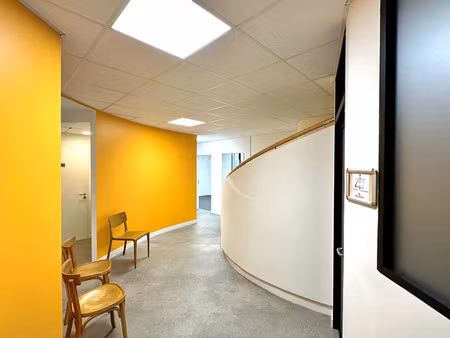 vente bureaux et commerces à saint-gilles-croix-de-vie centre ville (85800) : à vendre / 1