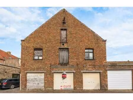 entrepôt très bien situé à nieuwpoort-ville !