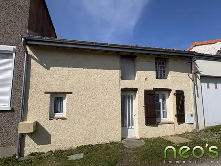 vente maison à saint-andré-de-la-marche (49450) : à vendre / 48m² saint-andré-de-la-marche